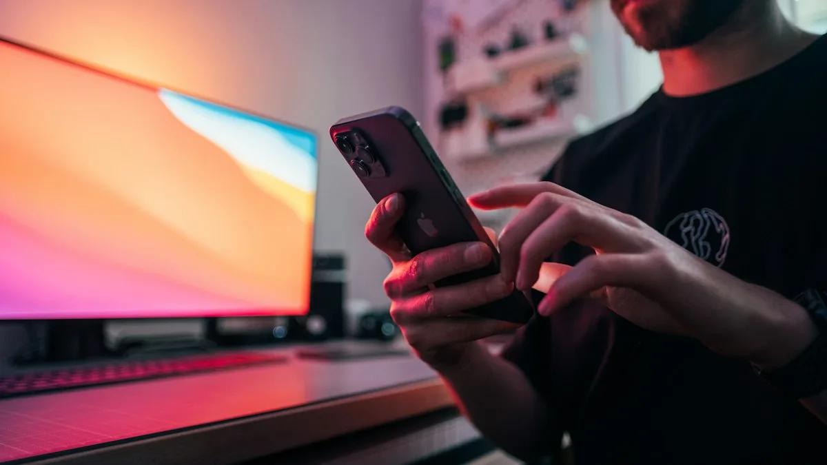 App que paga para curtir vídeos é verdade? O que YouTube, Meta e TikTok dizem