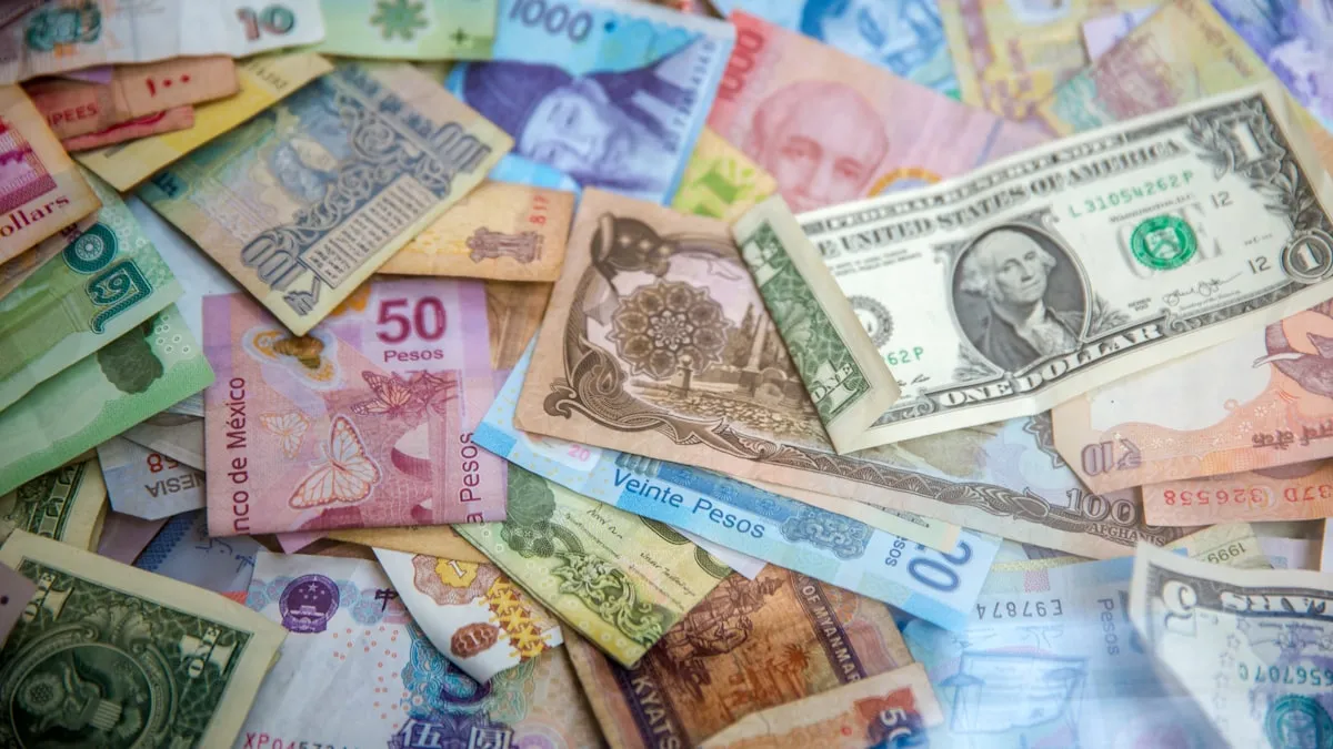 Apps e sites que pagam em dólar morando no Brasil (2026)